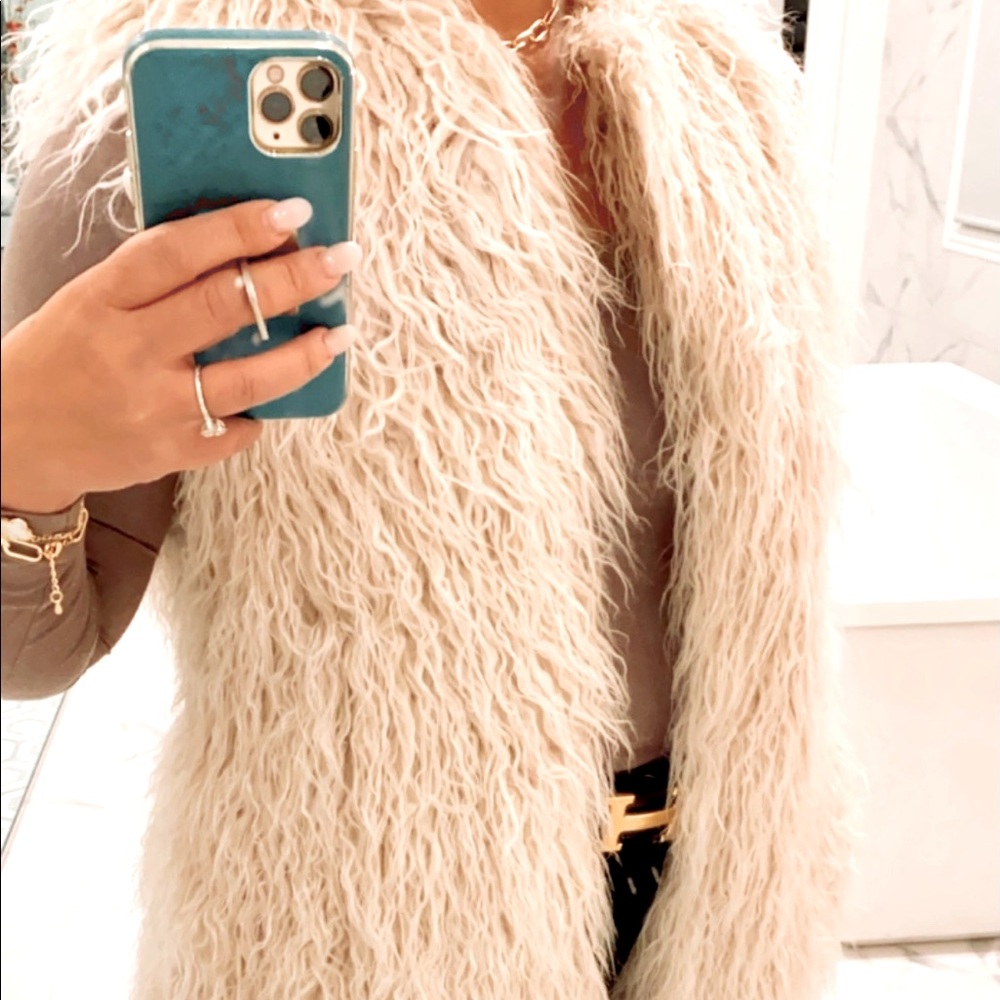 Zara Shaggy Blush Cream Vest Medium